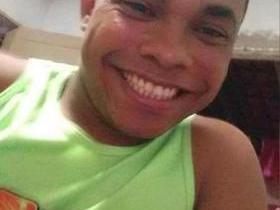 Homem morre com dois tiros após reagir a tentativa de assalto