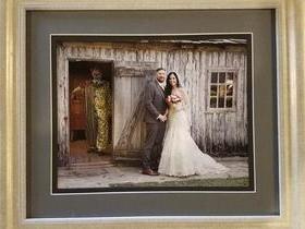 Foto de palhaço assassino em foto de casamento choca noiva