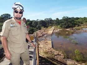 Corpo de bombeiros libera passarela da cachoeira do urubu