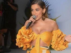 Anitta canta na abertura da SPFW: 'Eu sei o quanto que eu lutei'