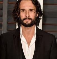 Rodrigo Santoro fala sobre ser pai: "Autorresponsabilidade"