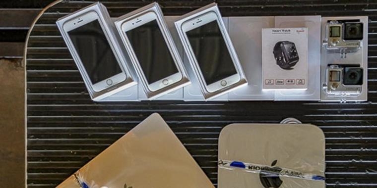 Em leilão da Receita Federal, iPhone modelo Plus sai por R$ 800