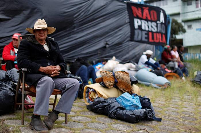 Acampamento de apoiadores de Lula  (Crédito: Reuters)
