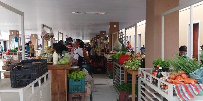 Novo mercado público de Esperantina entra em funcionamento