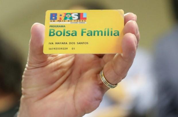 Cartão do Bolsa Família (Crédito: RICARDO STUCKERT/FOTOS PÚBLICAS)
