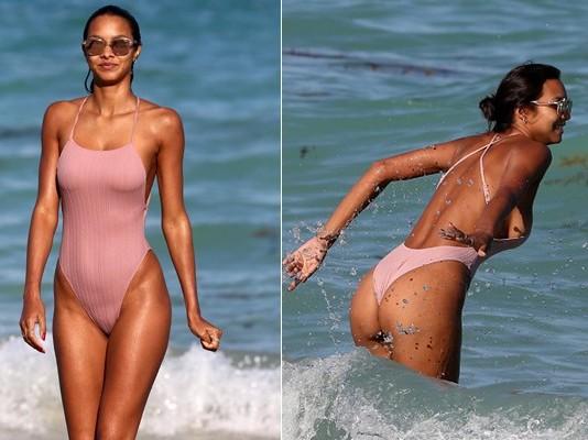 Top Lais Ribeiro quase mostra demais em praia de Miami