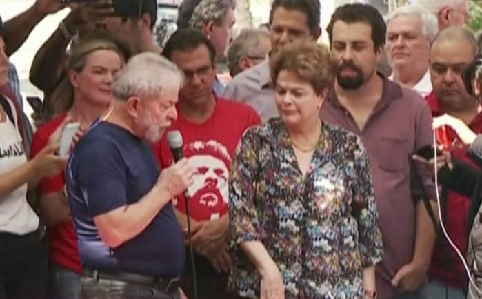 Lula discursa na sede do Sindicato dos Metalúrgicos do ABC 