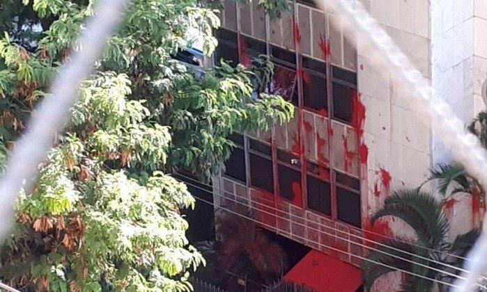 Prédio onde Cármen Lúcia tem apartamento foi alvejado com tinta (Crédito: Reprodução/Redes socias)