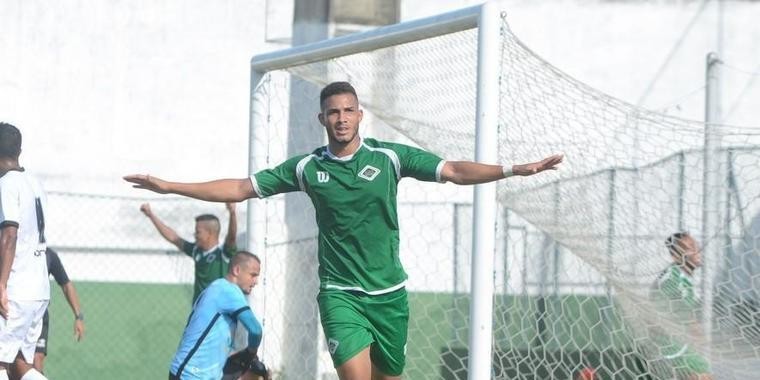 João Carlos realiza exames e fica próximo de anúncio no Fluminense