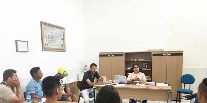 Prefeito Roger Linhares garante apoio a grupos juninos