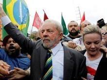 PT afirma que não abrirá mão da candidatura de Lula
