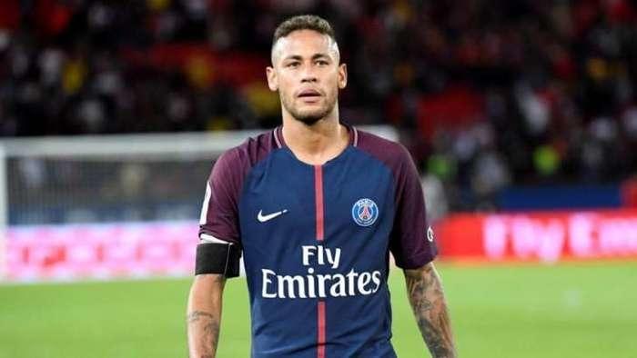Jogador Neymar com a camisa do PSG (Crédito: AFP)