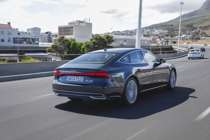 Motor V6 de 340 cv ajuda o Audi A7 a acelerar de 0 a 100 km/h em 5,3 segundos (Crédito: Divulgação)