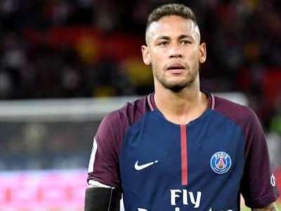 Torcedor paga cerca de R$1 milhão por camisa de Neymar