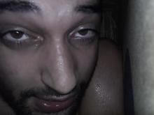 Youtuber se envia pelo correio e passa 24h dentro de caixa; vídeo