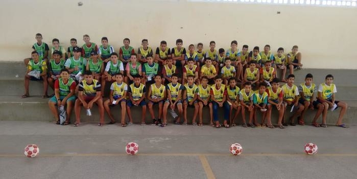 Projeto Feras da bola, craques na escola