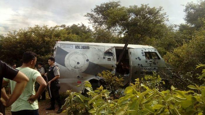 Bandidos fuzilaram carro-forte no MA