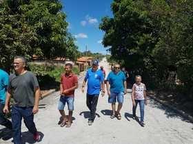 Ruas de Monsenhor Gil recebem pavimentação em paralelepípedo