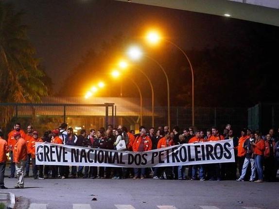 Petroleiros iniciam greve de 72 horas nas refinarias, diz federação