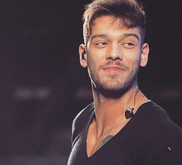 Ônibus de Lucas Lucco é assaltado após retornar de show