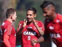 Guerrero treina e é relacionado pelo Fla para o jogo contra o Inter