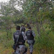Acusado de roubo é preso e comparsa troca tiros com a polícia