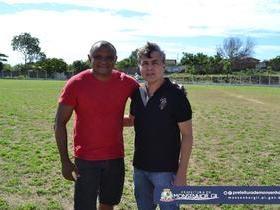 Atleta olímpico visita Monsenhor Gil e é recibo por prefeito