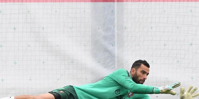 Goleiro da seleção de Portugal pode ir para o Barcelona, diz Jornal