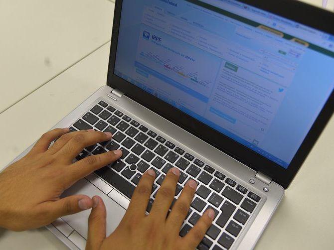 Receita paga primeiro lote de restituição do Imposto de Renda 2018