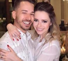 Sandy nega retorno da dupla com o irmão Junior Lima