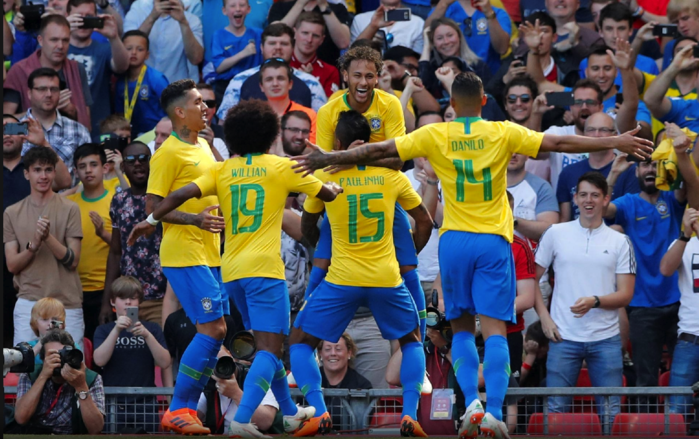 Jogadores comemoram após gol (Crédito: Andrew Boyers/Reuters)