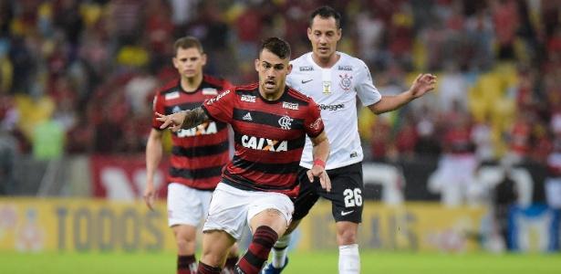 Com gol de Vizeu, Flamengo bate Corinthians e amplia vantagem na liderança (Crédito: Thiago Ribeiro/AGIF)