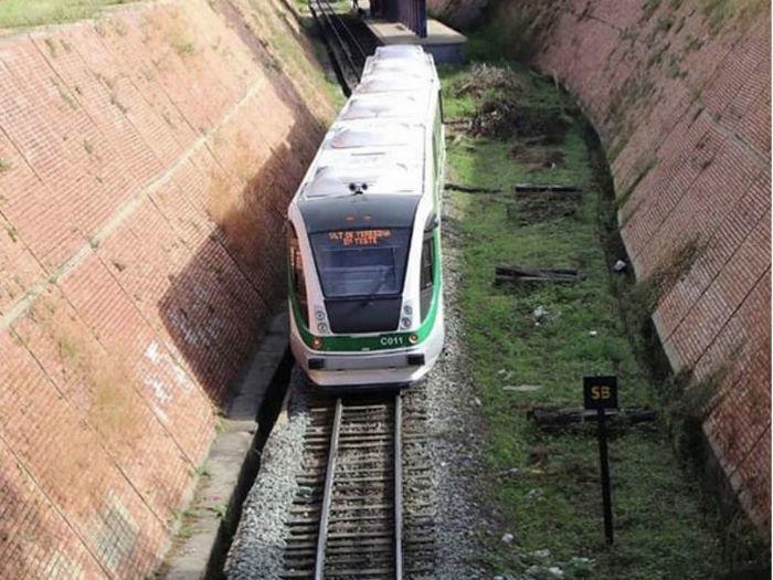 O primeiro Veículo Leve sobre Trilhos (VLTs) de Teresina começou a operar na capital nessa segunda-feira (4). (Crédito: Divulgação/Setrans)