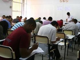 145 concursos reúnem 17,5 mil vagas com salários de até R$ 26 mil