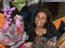 Claudia Rodrigues comemora 48 anos com festa surpresa