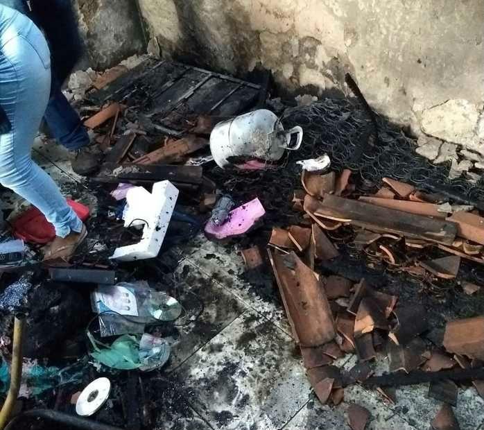 Incêndio que vitimou casal (Crédito: Efrém Ribeiro )