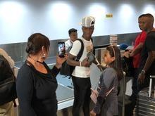 Vinicius Jr embarca para dar início à trajetória no Real Madrid