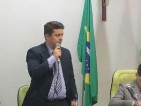 Estratégia errada da oposição de Barras deixa população sem R$ 300