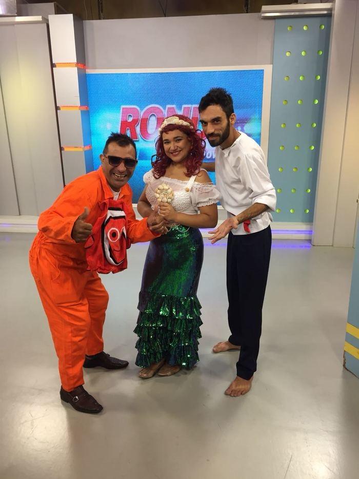 Humoristas protagonizam personagens da história A Pequena Sereia (Crédito: Waldelúcio Barbosa)