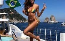 Em Capri de biquíni, Izabel Goulart exalta torcida para o Brasil