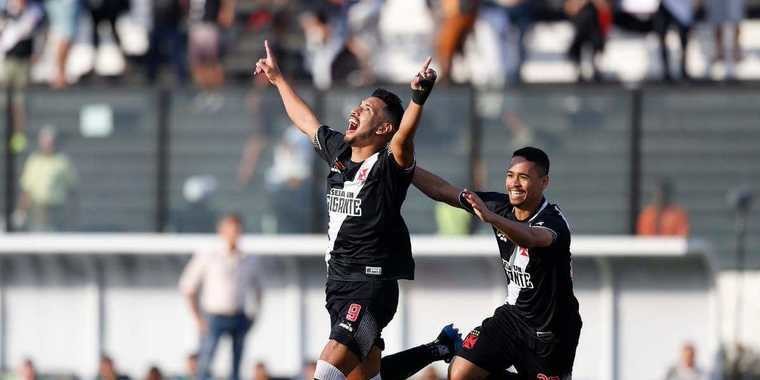 Vasco derrota Grêmio por 1 a 0 e salta na tabela do Brasileirão