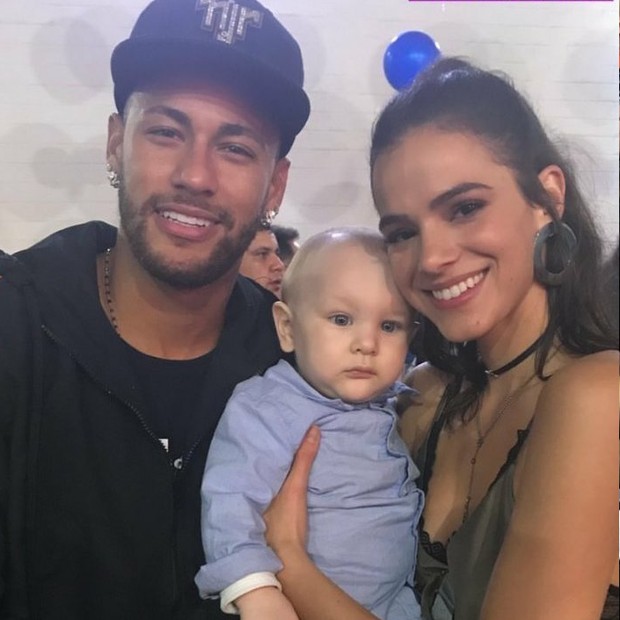 O ator Thiago Gagliasso com Neymar, Davi Lucca e Bruna Marquezine (Crédito: Reprodução/Instagram)