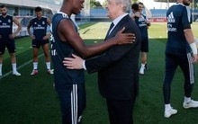 Florentino Pérez visita treino do Real e saúda Vinícius Júnior