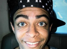 Youtuber diz que fez sexo com a ex-namorada que estava dormindo