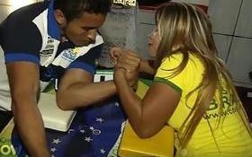 'Dama de Ferro' de Timon se destaca nacionalmente na luta de braço
