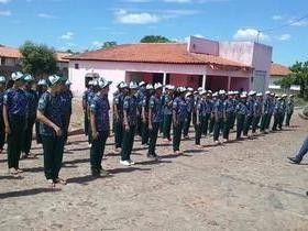 Educação: Pelotão Mirim de Coivaras recebe uniforme