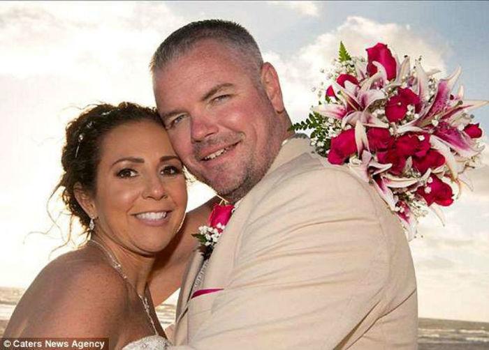 Mulher só conseguiu perder a virgindade aos 32 anos (Crédito: Reprodução / Daily Mail))