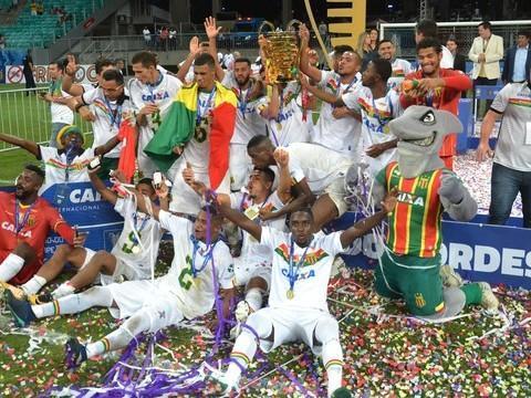 Sampaio é campeão da Copa Nordeste após segurar empate contra Bahia