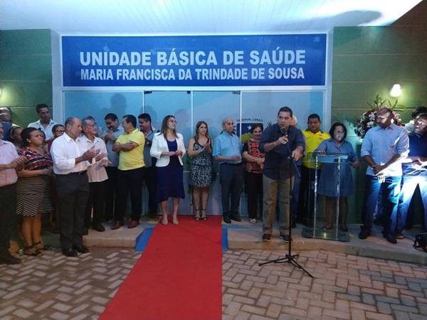 Prefeito Júnior Carvalho entrega obras importantes na área da saúde