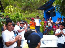 Após ser dado como morto, homem acorda no próprio funeral